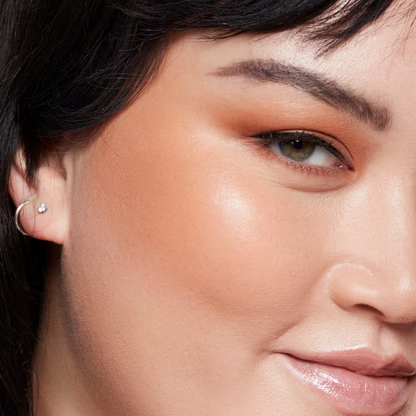 hypernova satin matte bronzer de R.E.M Beauty