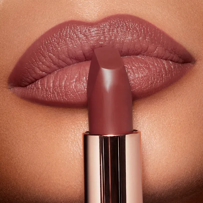 Labial pillow talk matte revolution de Charlotte Tilbury