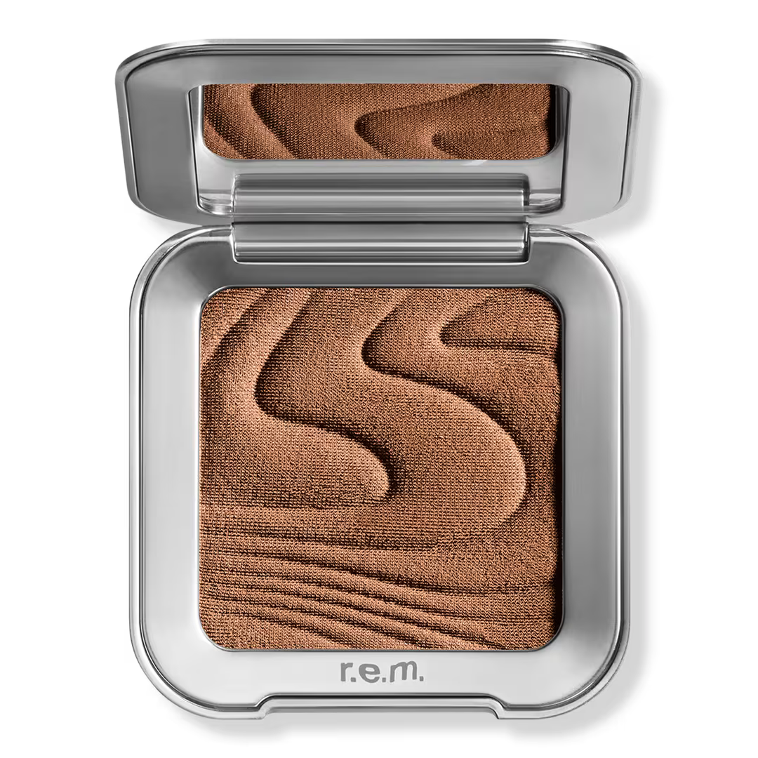 hypernova satin matte bronzer de R.E.M Beauty